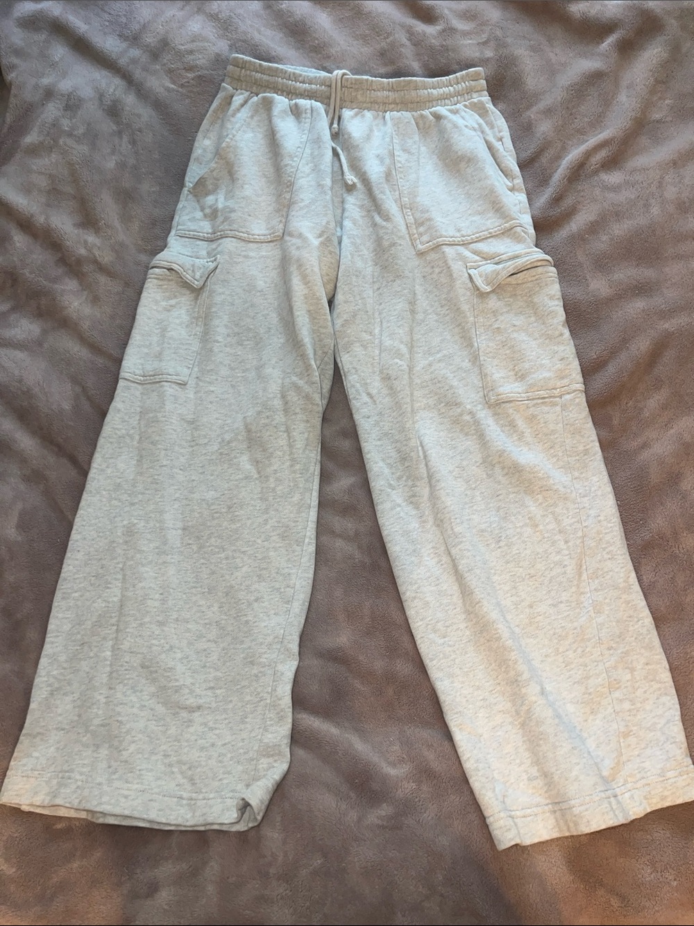 Old Navy Heather Light Gray Wide-Leg Cargo Joggers